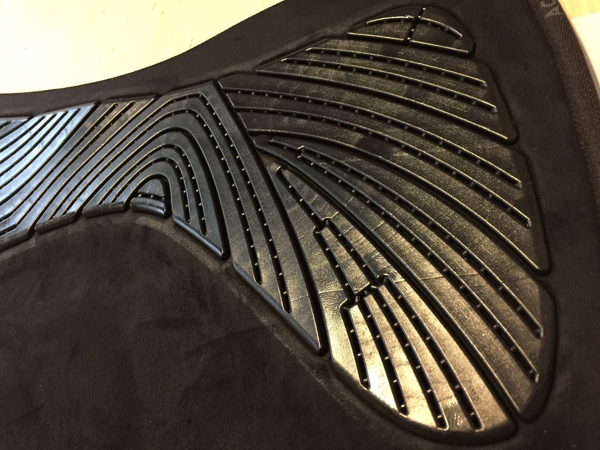 Schabracke mit beidseitiger Geleinlage